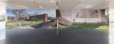 Large-scale photos are installed in outdoor halls. 