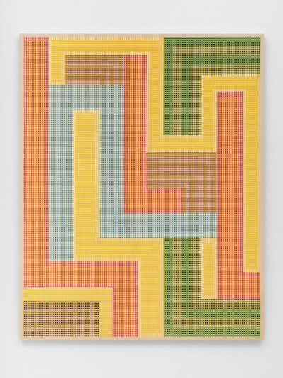 In a painting, the curved paintings in various soft colors seem to be interlocking. They are all meshed.