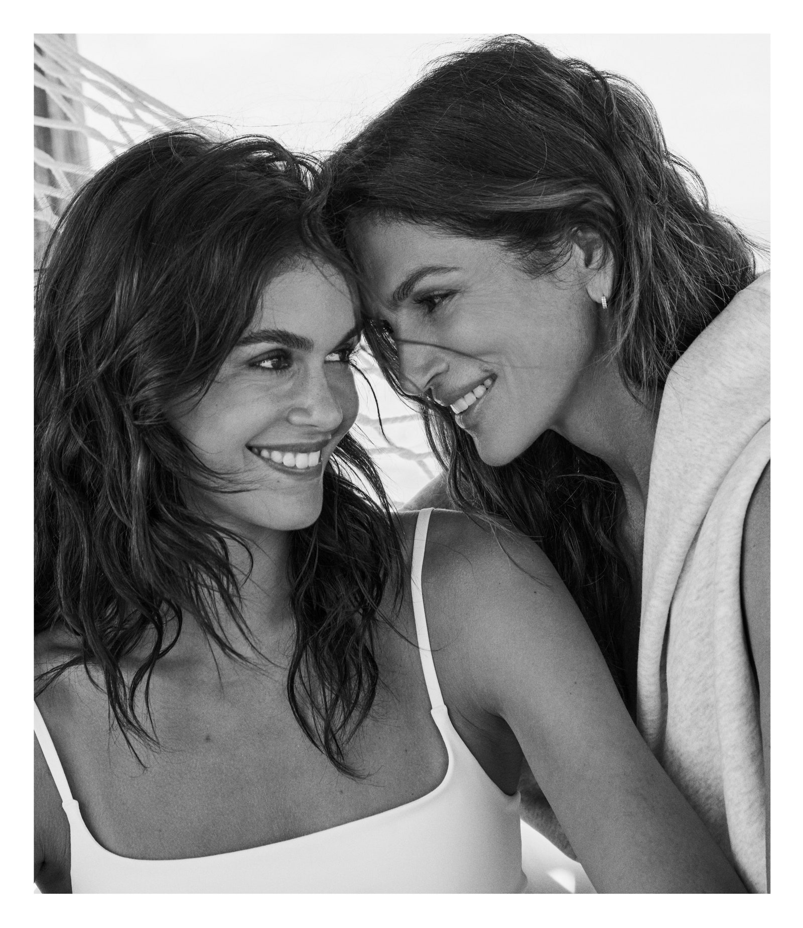 Images may contain Cindy Crawford