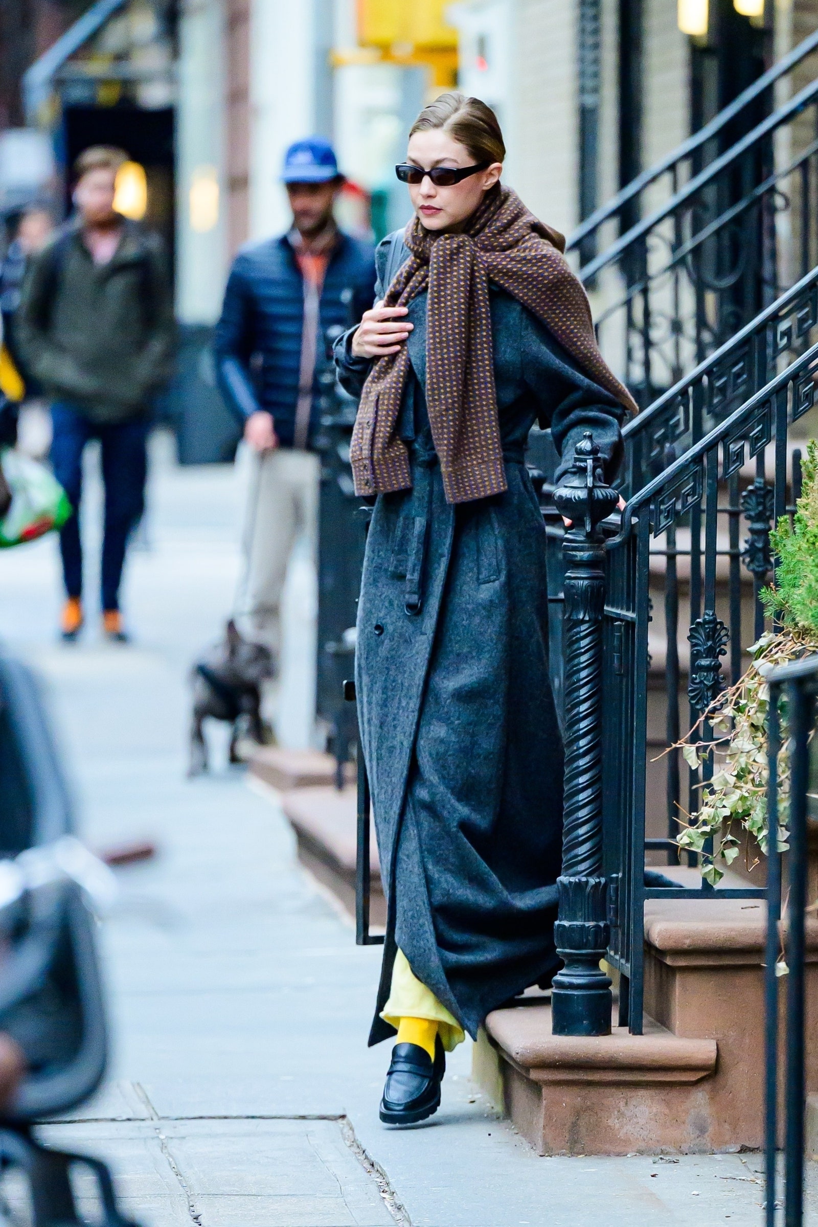 After a few hours, Gigi Hadid exclusively came out of Bradley Cooper's home