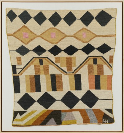 Weaving, consisting of a row of black triangles, beige strips, and more.