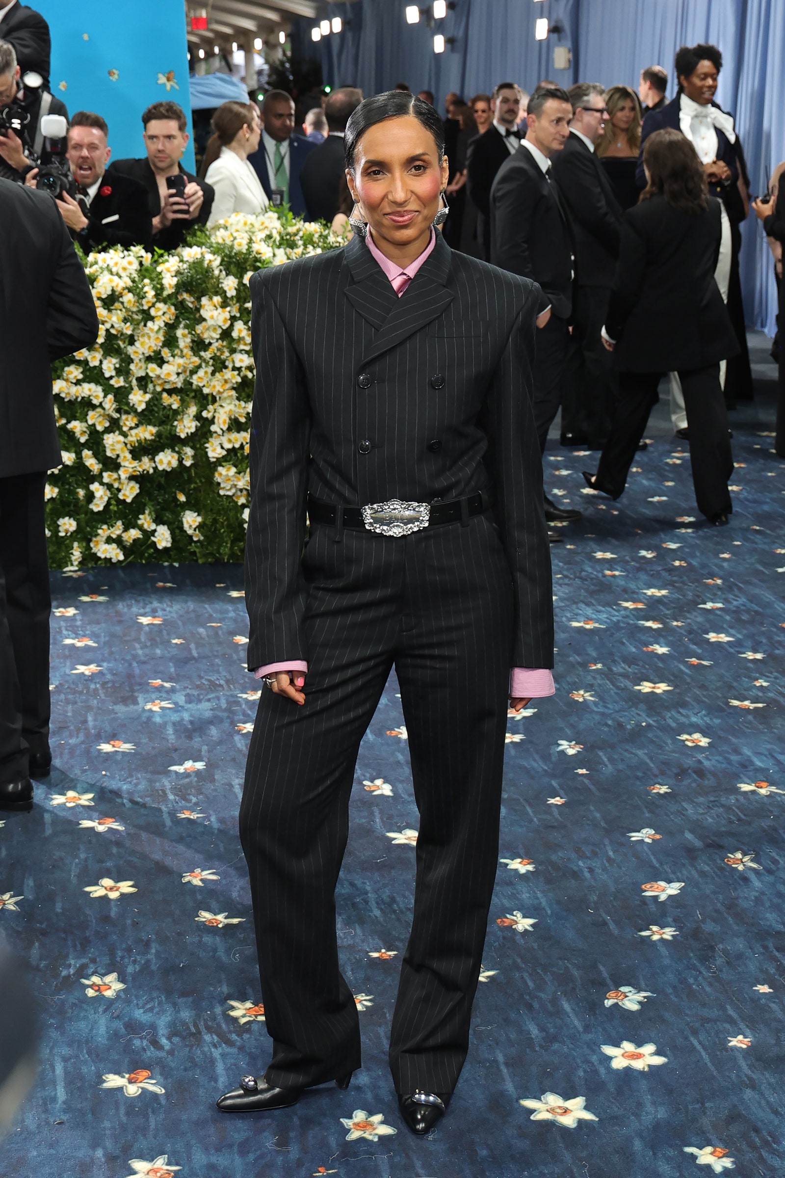 Images may contain Mike Lee Michael Thomson Heather B. Gardner Koichi Wakata Julianne Trevisol outfits and formal wear