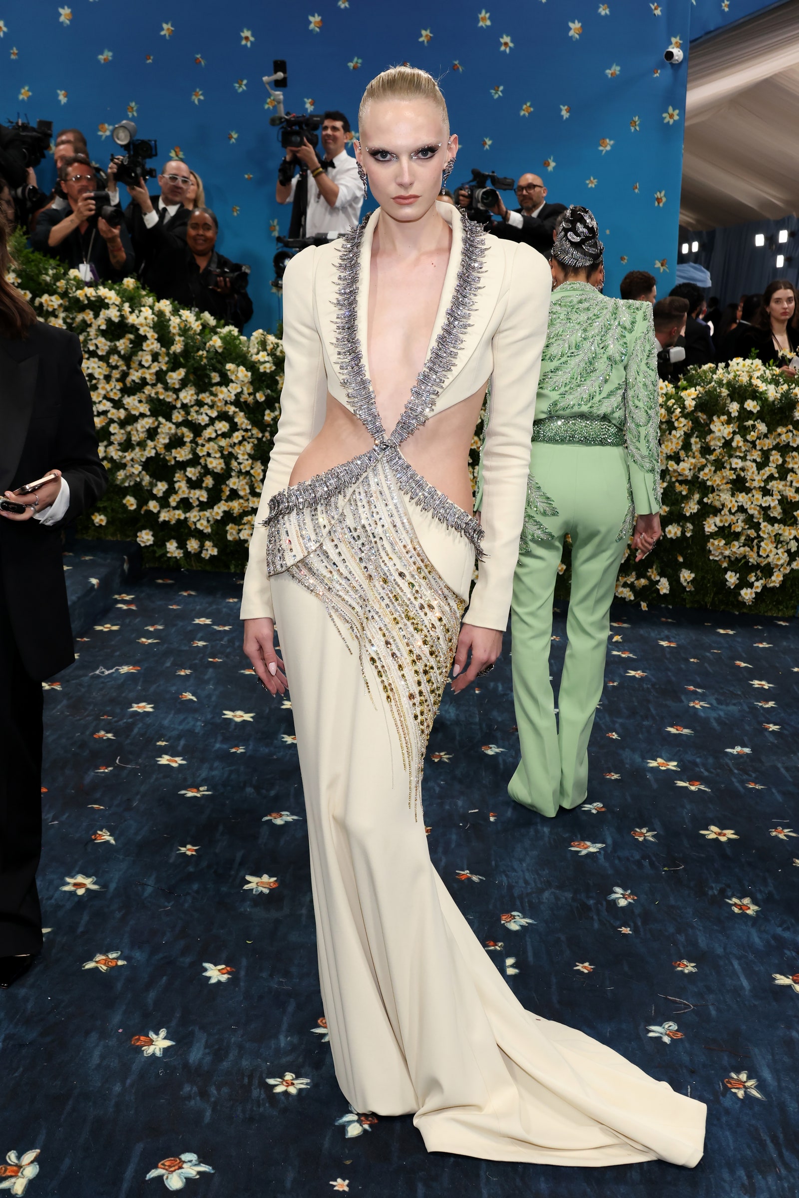 New York, New York, Alex Consani attended the 2025 Metropolitan Celebration to celebrate the super elf tailoring black style...