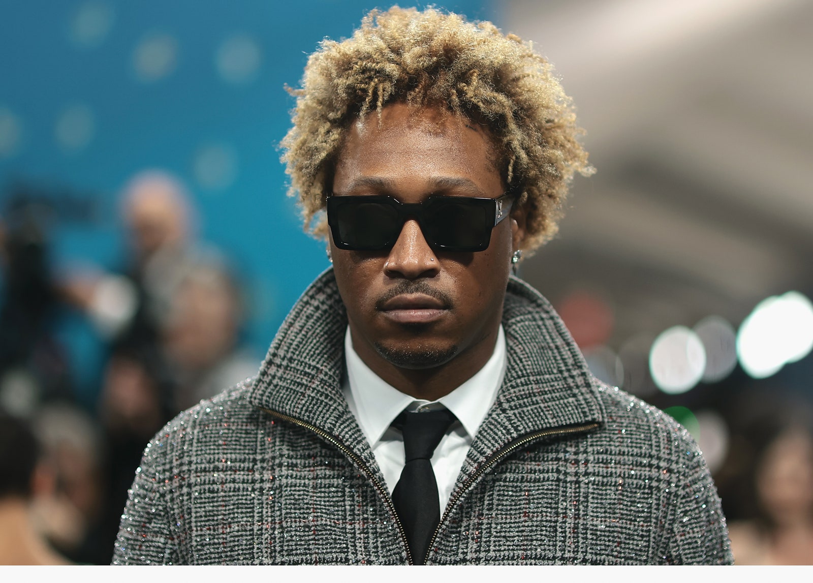 In the future, attend the 2025 Metropolitan Festival and celebrate the super tailored black style at the Metropolitan Museum of Art.
