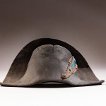 A black hat.