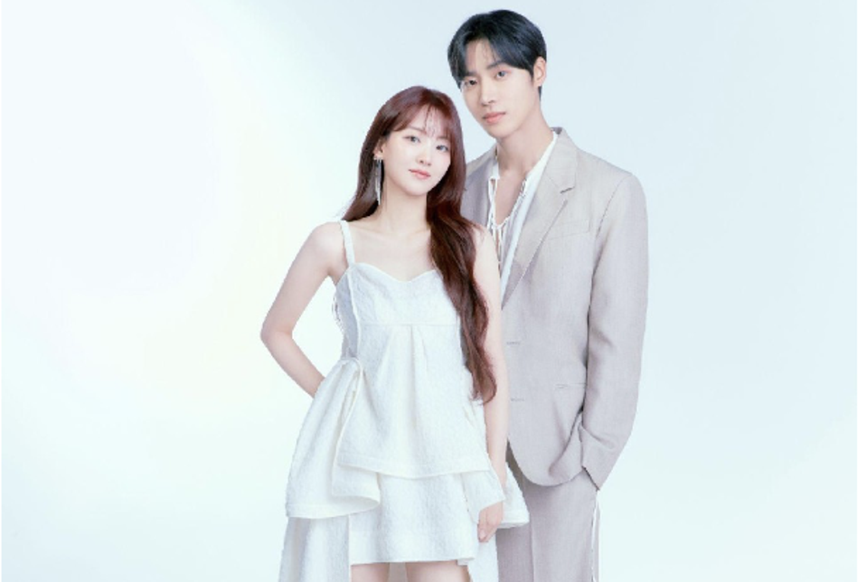Korean actors Cho Yi-Hyun and Choo Young-Woo