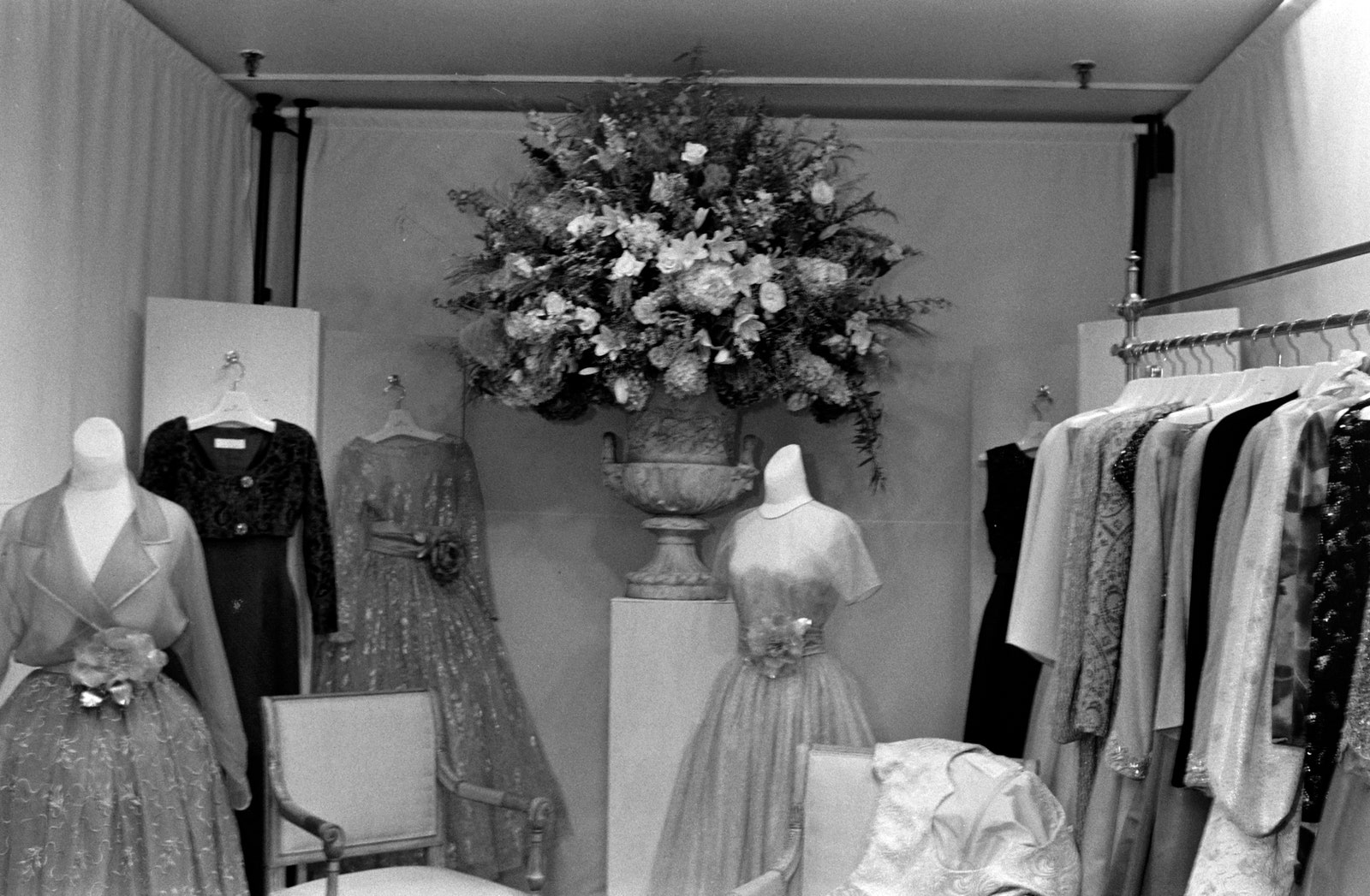 Designers prepare for the 7th sale of AIDS benefits