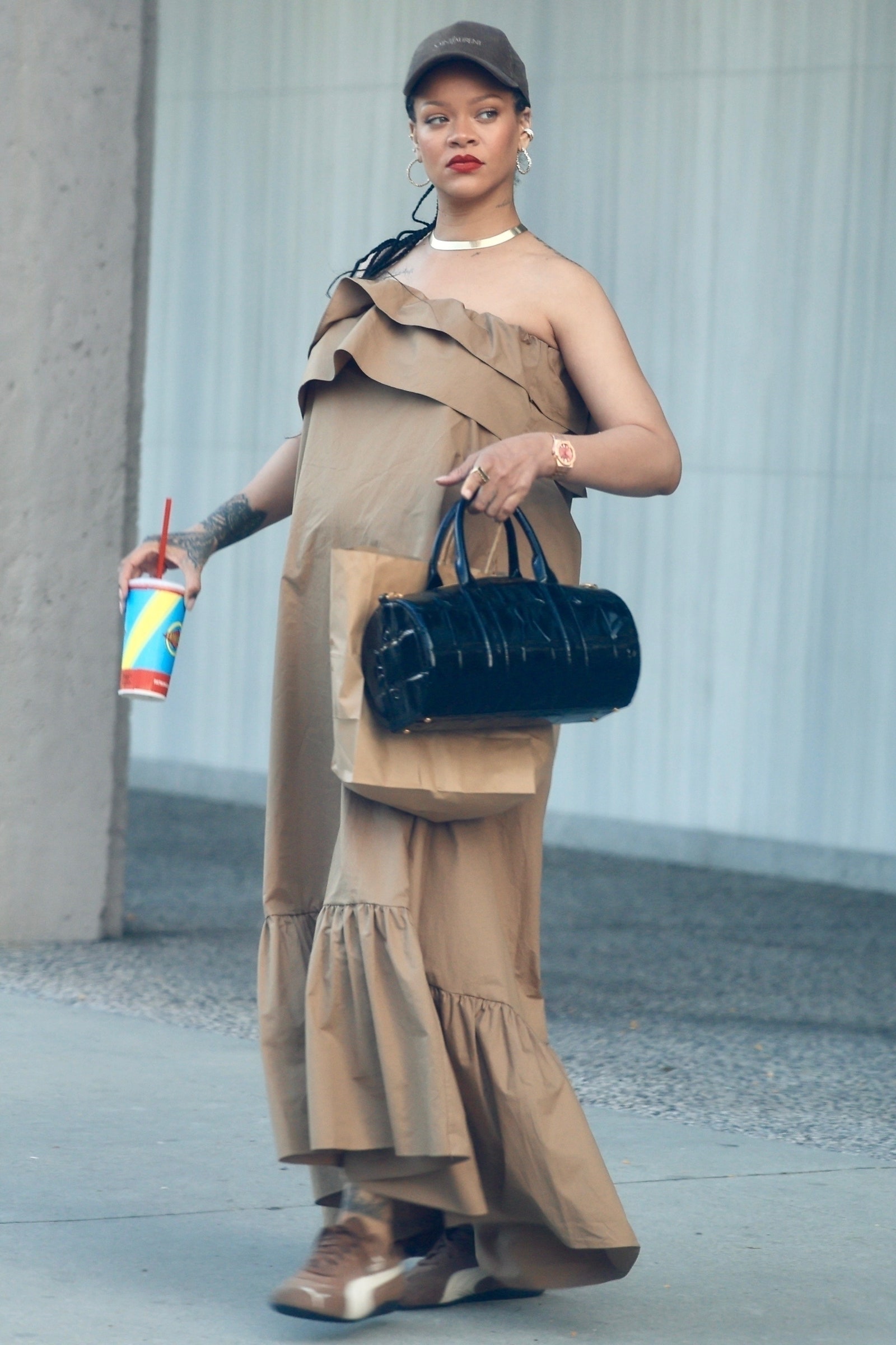 Exclusive Los Angeles CA Network Must Ask for Pricing Fat Burgers Pregnant Craving Rihanna Continues to Show off her...