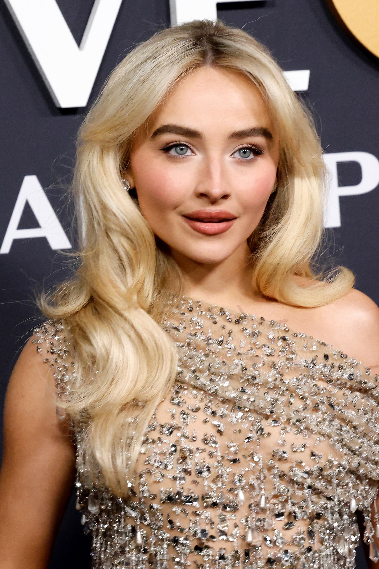 Images may contain Sabrina carpenter blonde and adult