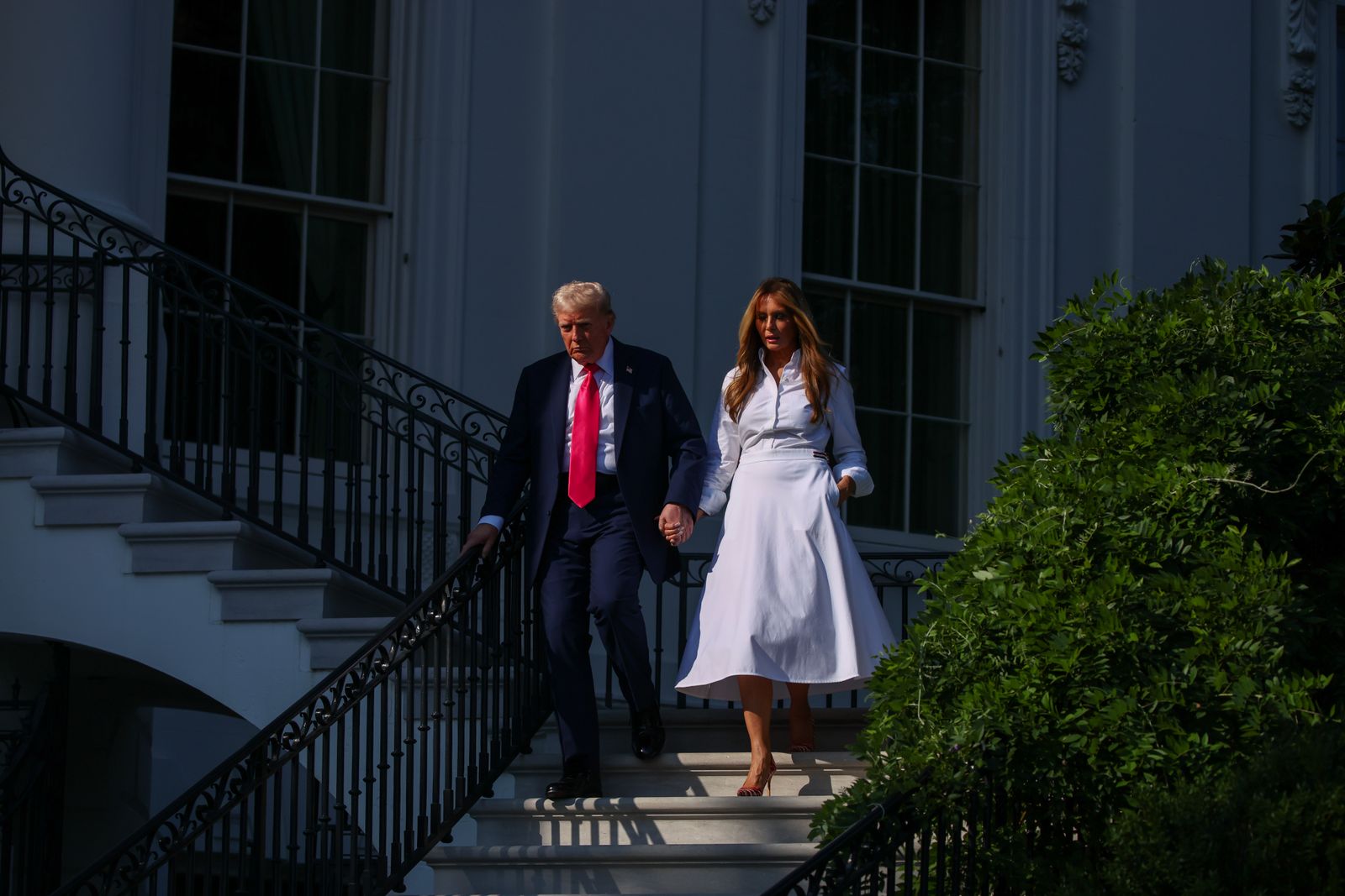 Melania Trump signed his big bill with President Trump and celebrated Independence Day...