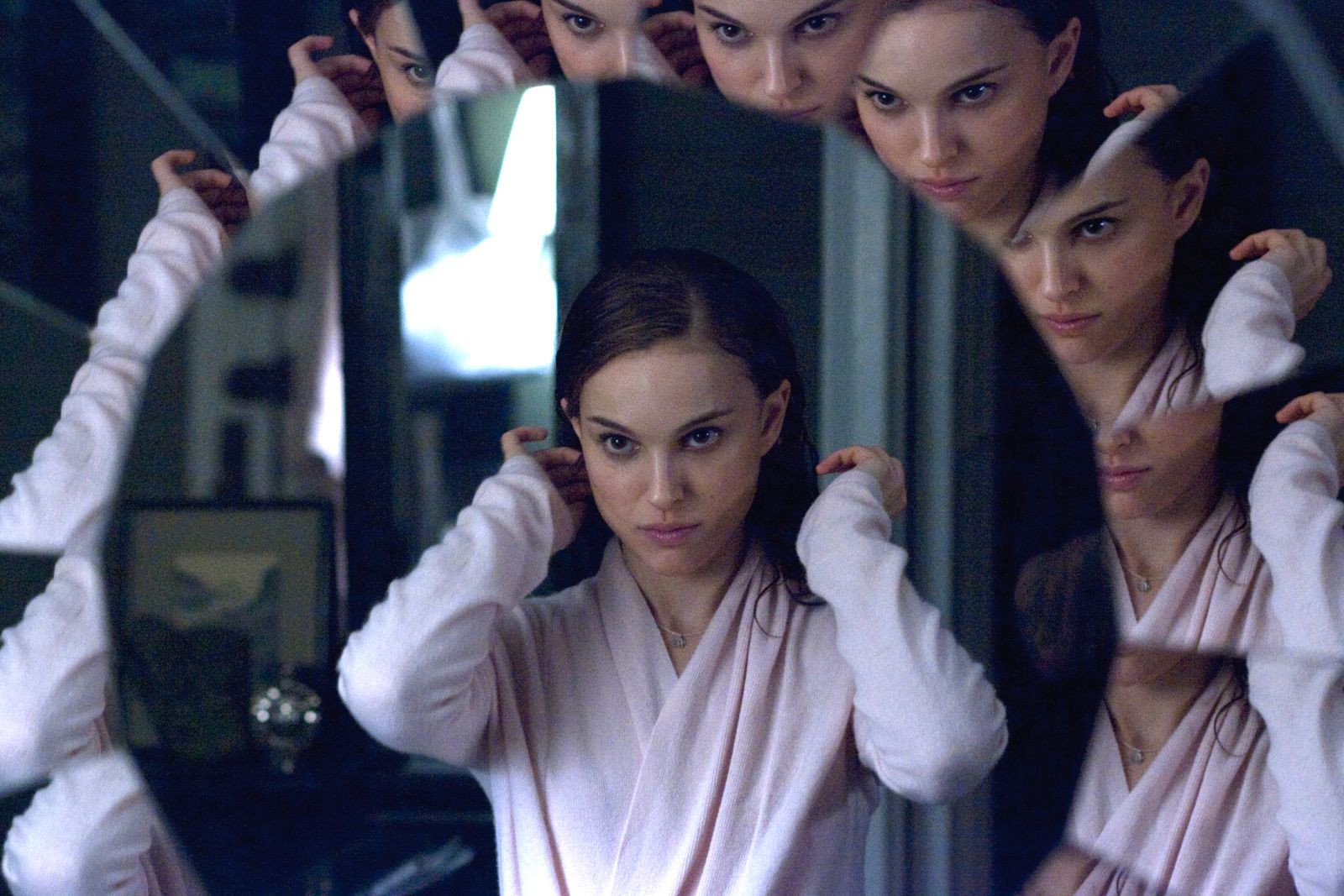 Images may contain Natalie Portman Natalie Portman Natalie Portman Photography and dancing