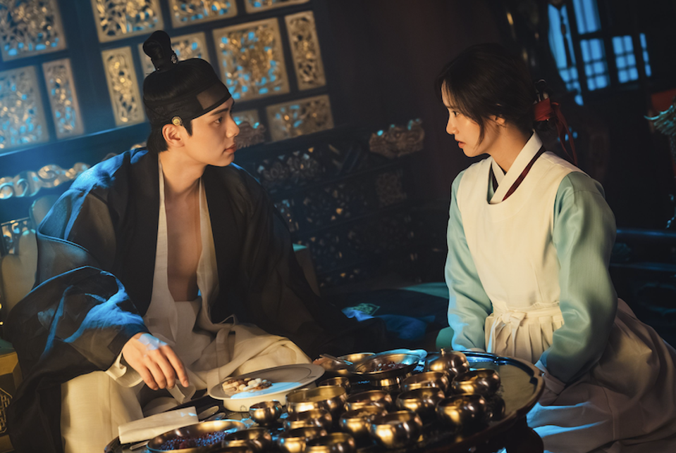 The king of Joseph's time and his chef sat down before a dish.