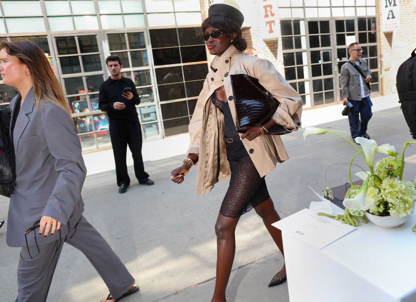 New York Fashion Week Street Style – 7 Transitional Clothing