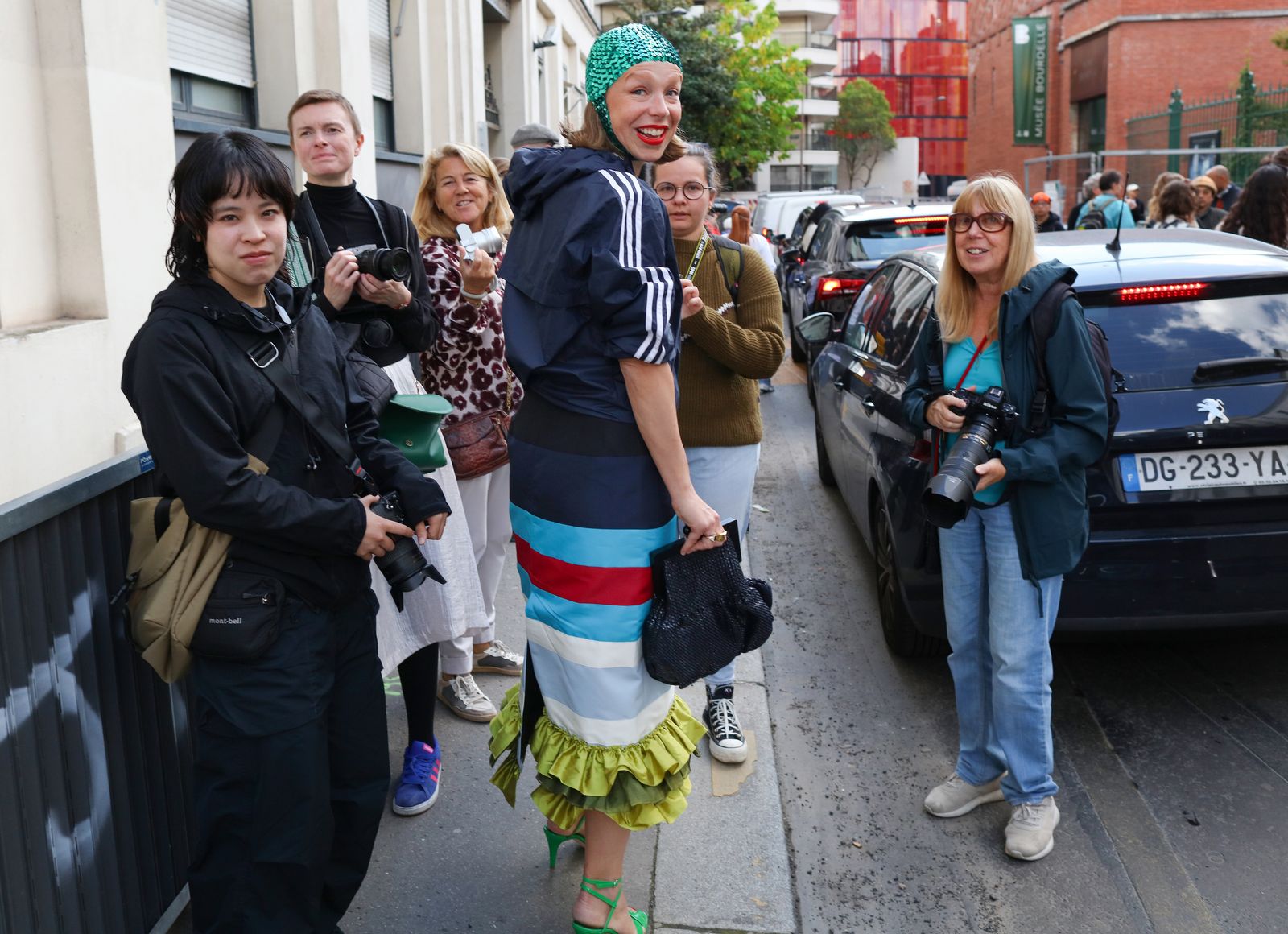 Paris Fashion Week proves that autumn street style is related to texture and printing