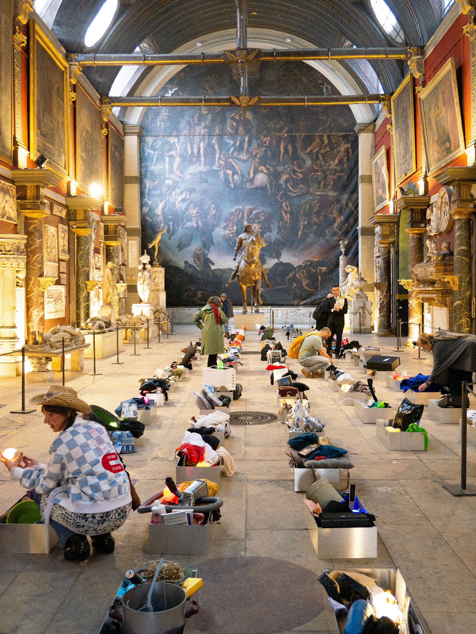 Harry Nurievs public communication at Objets Trouvs