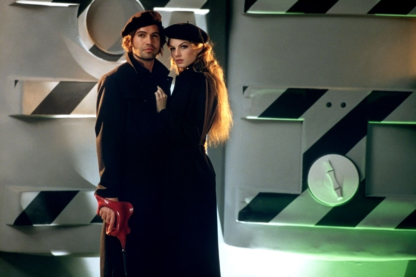 CQ Billy Zane Angela Lindvall 2001 United Artists Courtesy of the Everett Collection
