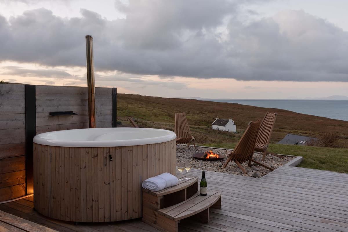 The 10 Best Airbnb B&Bs in Scotland for a Folk Autumn Getaway
