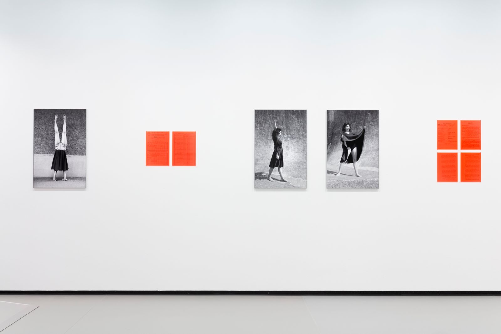 The exhibition reawakens women's resistance and struggle for freedom.