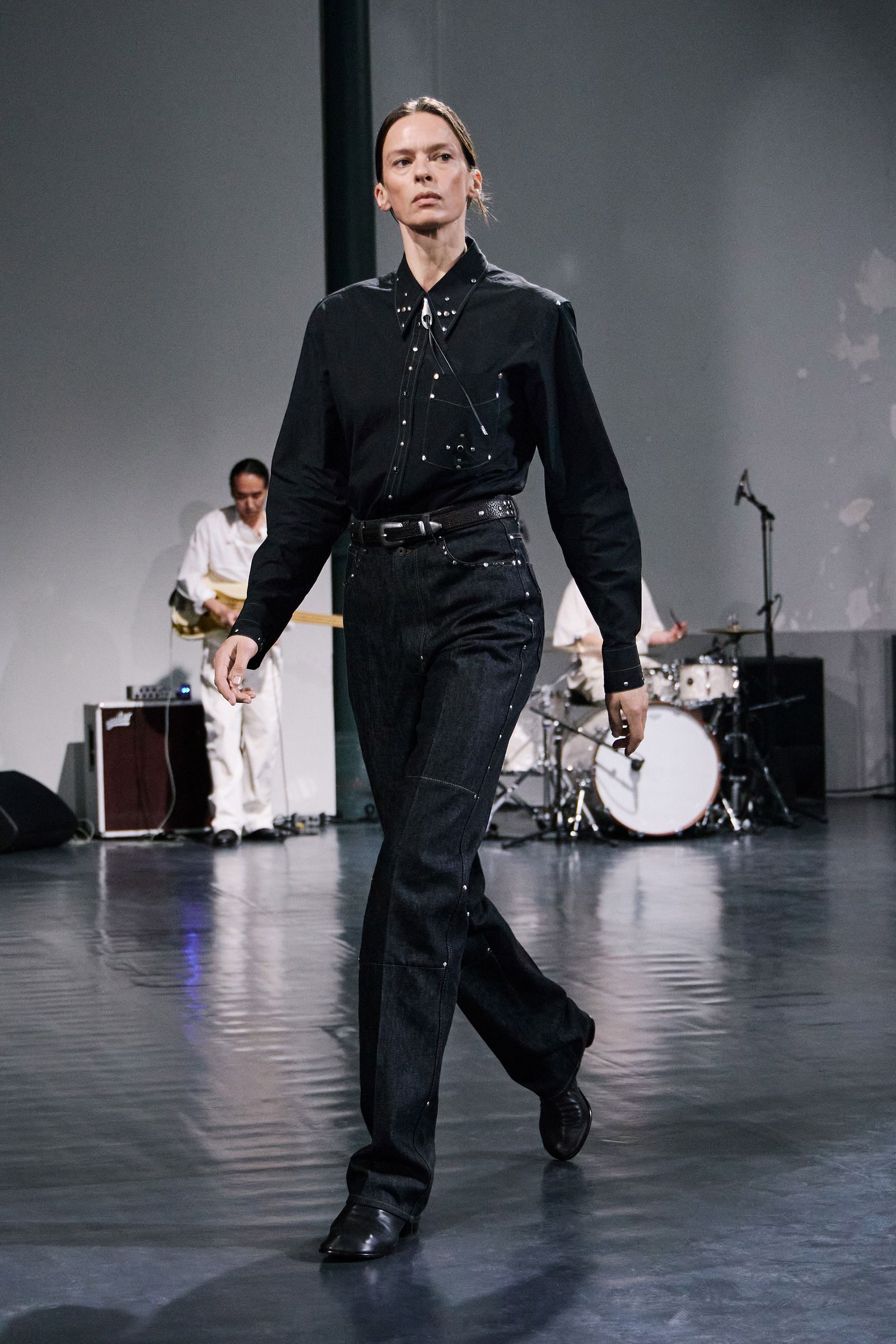 Image may contain Élise Crombez Performer solo performance adult electronic equipment microphones and electronics