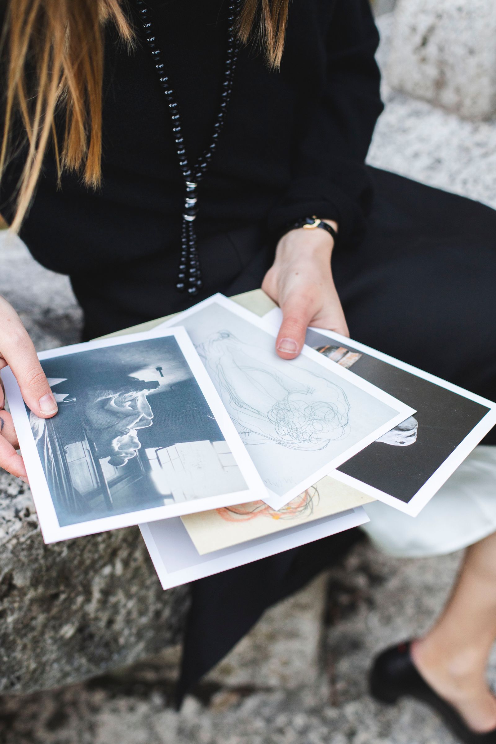 Images may contain bodies, hands, accessories, jewelry, necklaces and adults