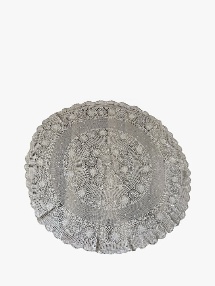 Image may contain: home decoration and plate