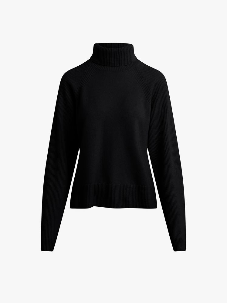 Image may contain: clothing, knitwear, sweater, long sleeves, sleeves, sweatshirt and jacket