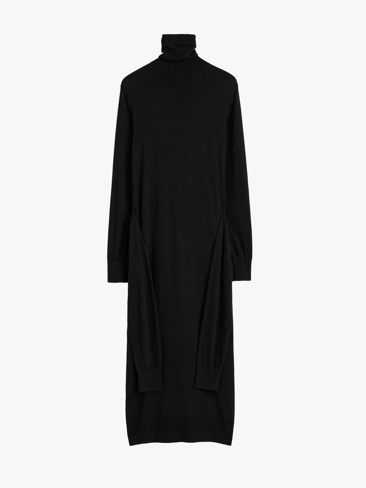 Image may contain: clothes, long sleeves, sleeves, jacket, knitwear and sweater