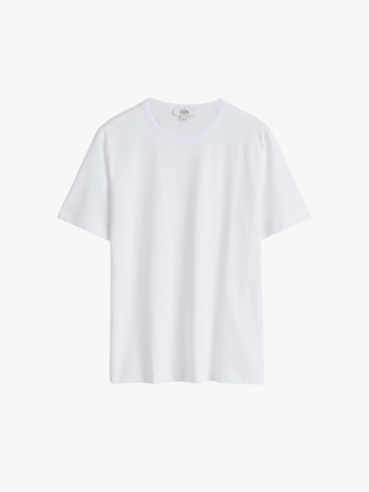 Image may contain: clothes, t-shirt and sleeves