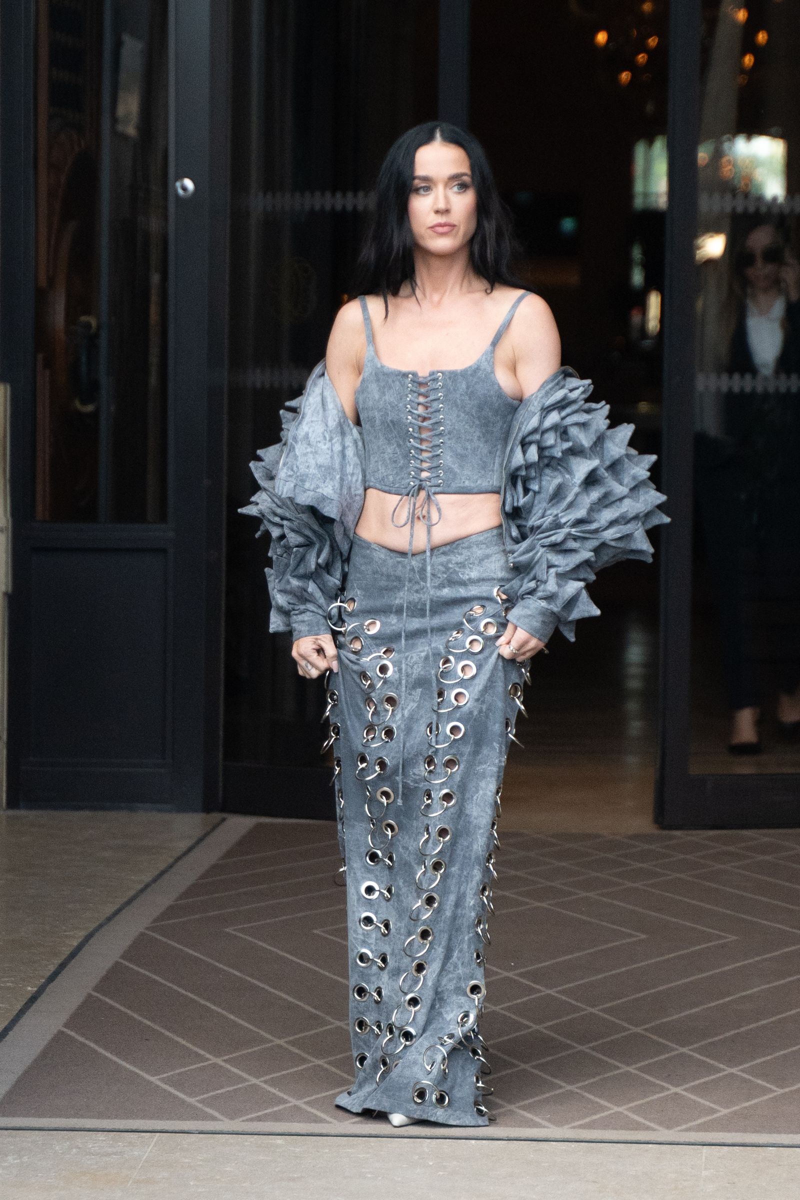 Pop star Katy Perry leaves the Crillon Hotel in Paris. The picture shows Katy Perry (Katy Perry number BLUS7770438 240624...