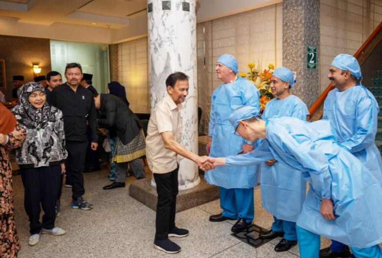 Sultan of Brunei's total knee replacement surgery successful: Prime Minister's Office