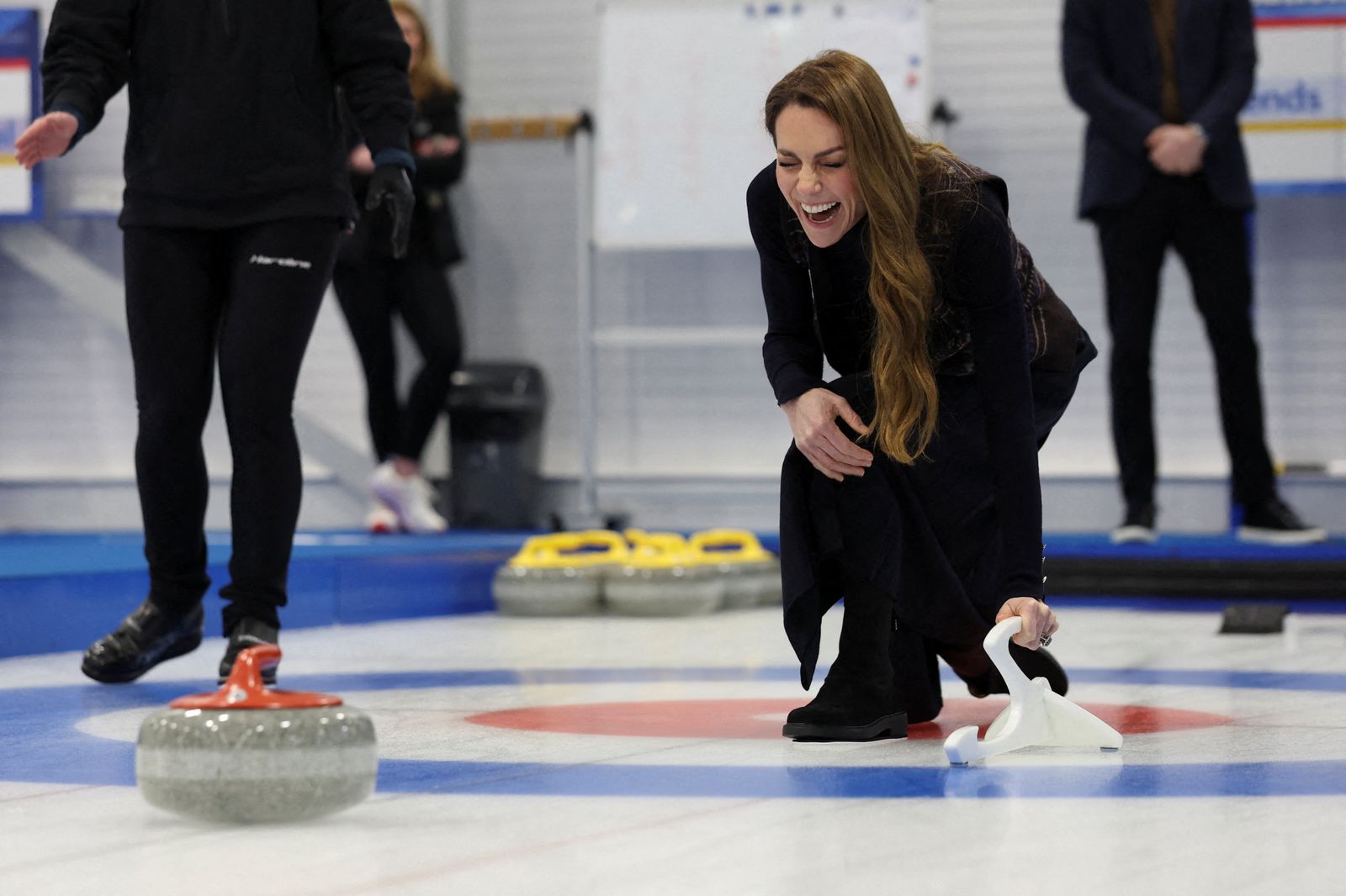 kate middleton curling