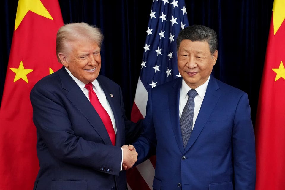 US Donald Trump meets Chinese President Xi Jinping in South Korea