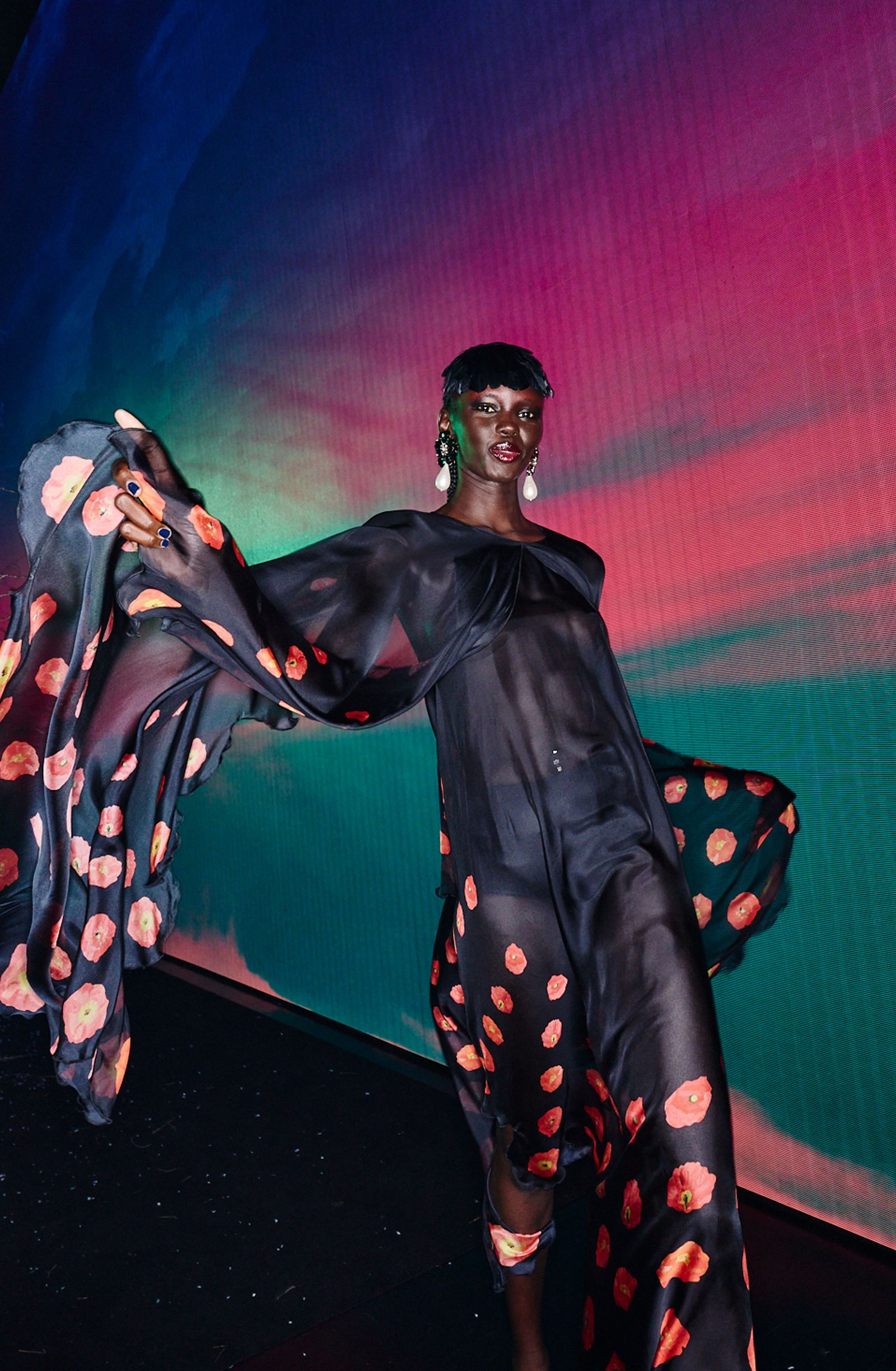 Image may contain faces, heads and performers of dancing leisure activities