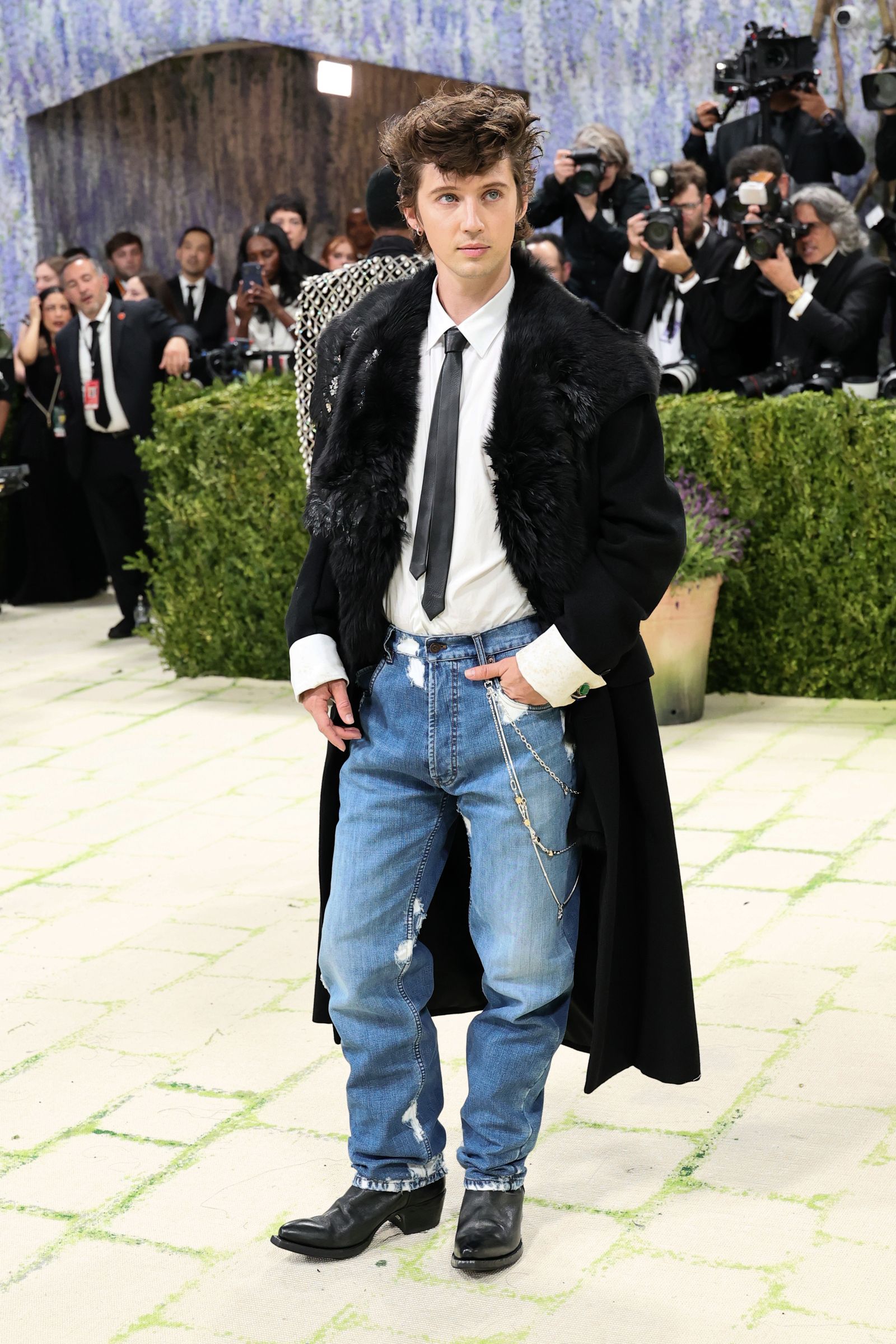 Image may contain Brian Levant Shaun Livingston Clothing Pants Jeans Jackets Adults Blazers and Jackets
