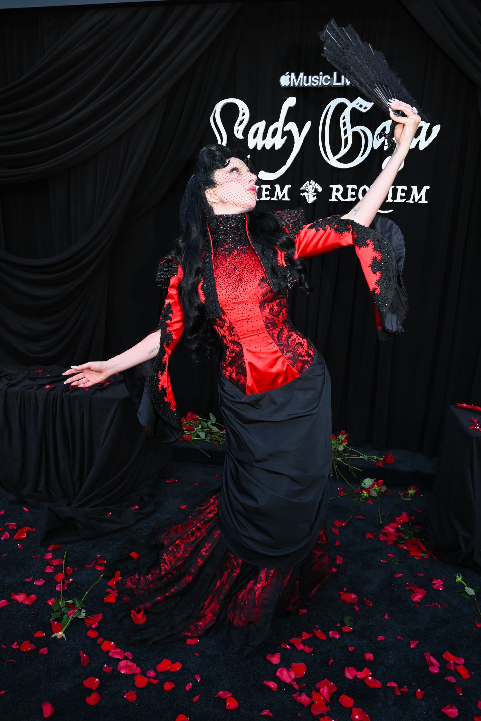 Image may contain dancing, leisure activities, performers, solo performances, costumes, costumes, faces, heads and fashion