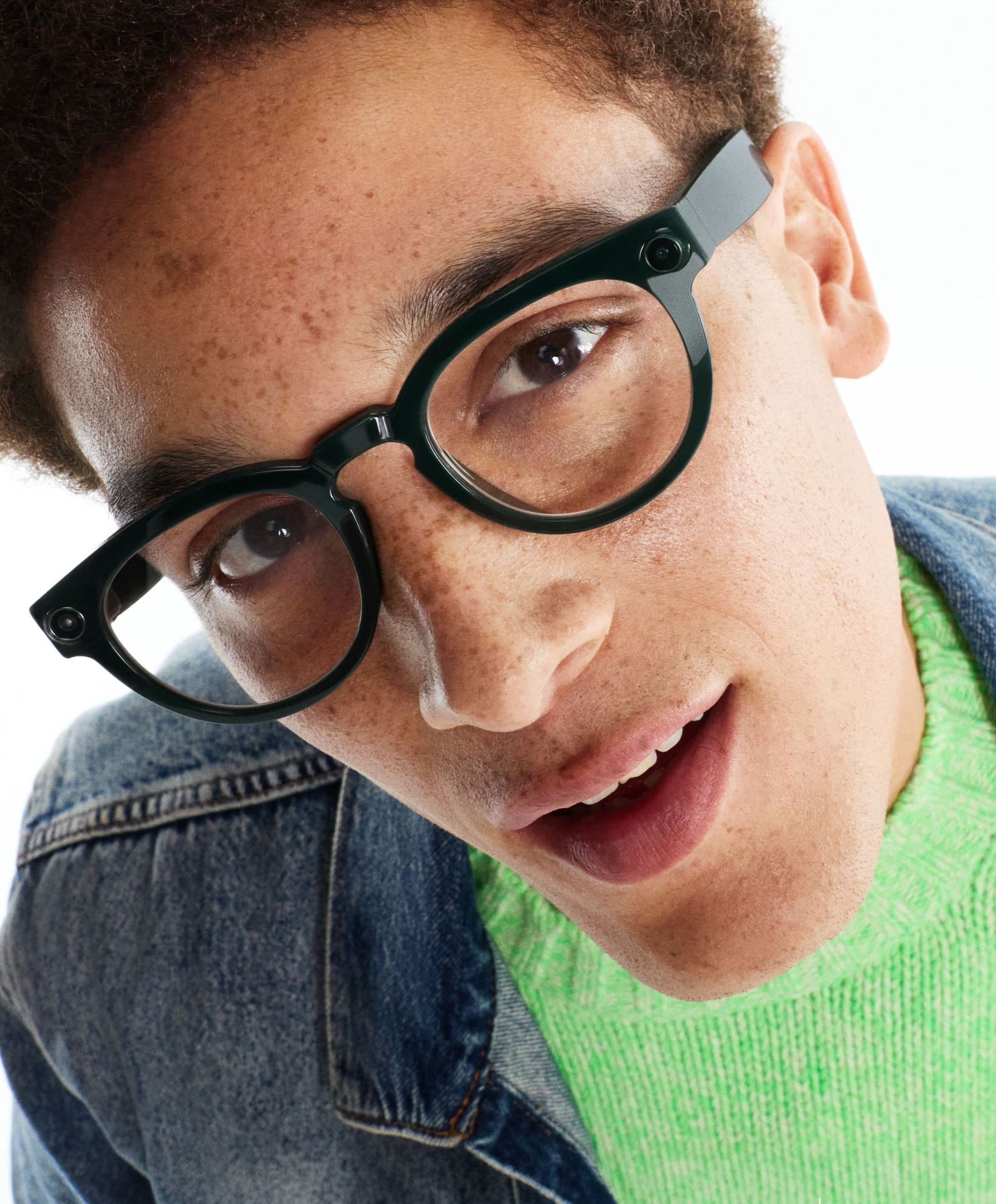 Smart glasses from Google and glasses group Warby Parker will be released this fall.