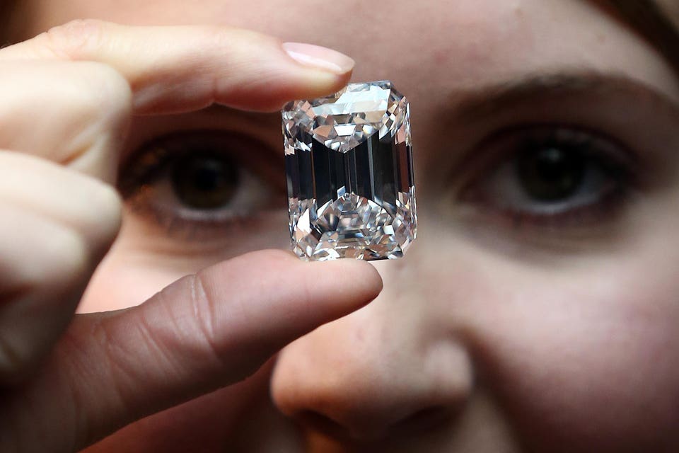 Sotheby's previews 100 carat diamond